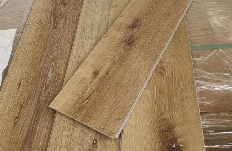 Wood grain SPC flooring